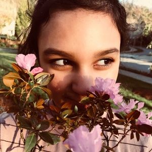 Meet your Posher, Amaya